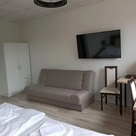 Zielone Wzgorze Hostel *