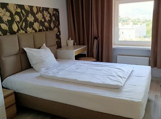 Zielone Wzgorze Hostel *